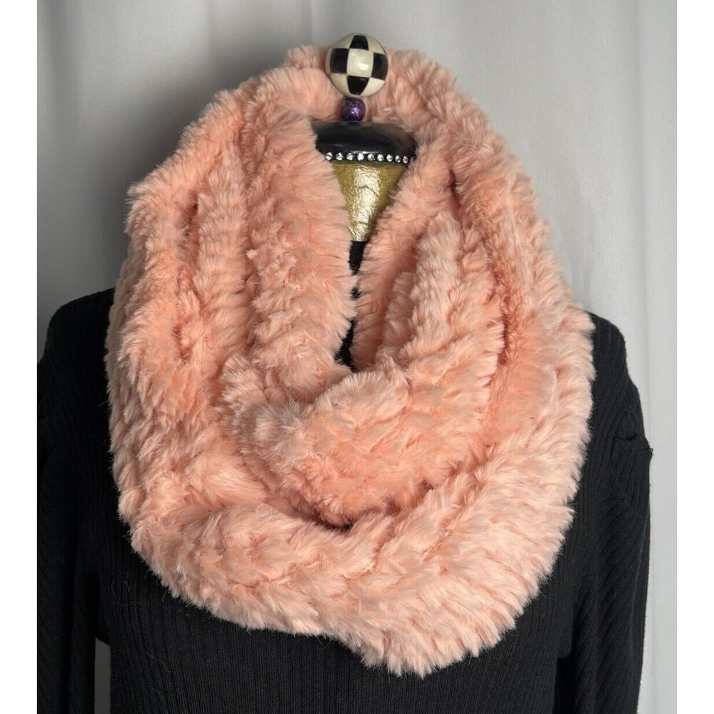 La Fiorentina Faux Fur Infinity Scarf In Blush Pink New